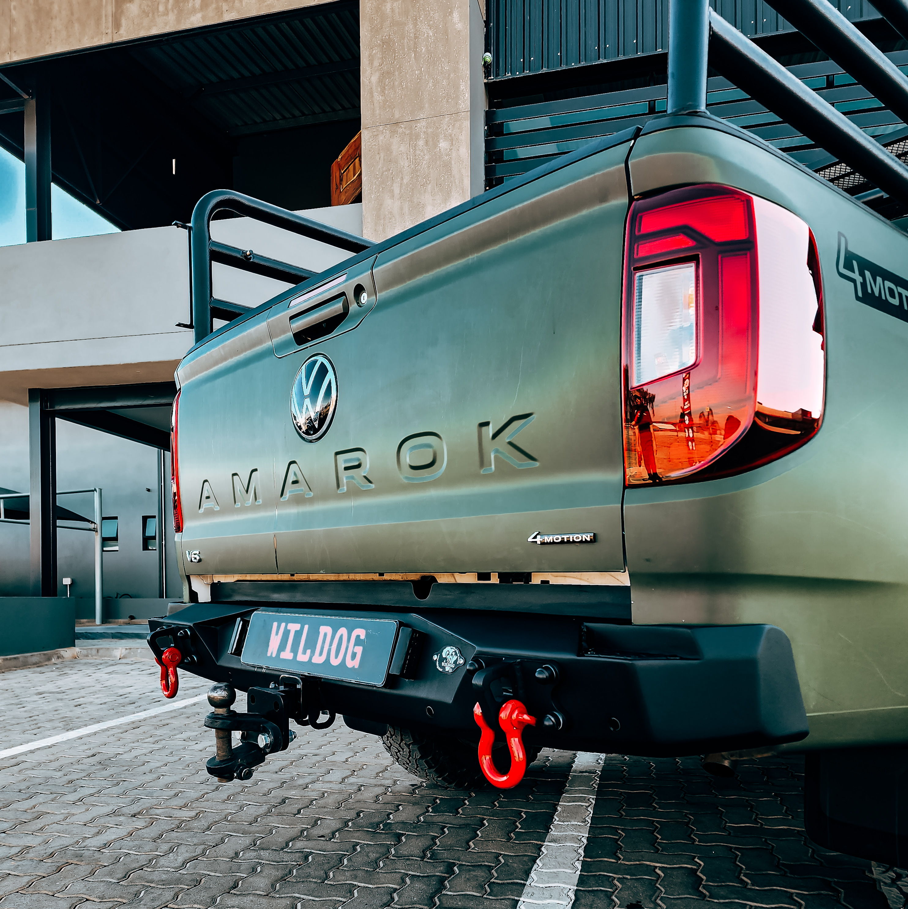 volkswagen-amarok-2023-rear-bumper