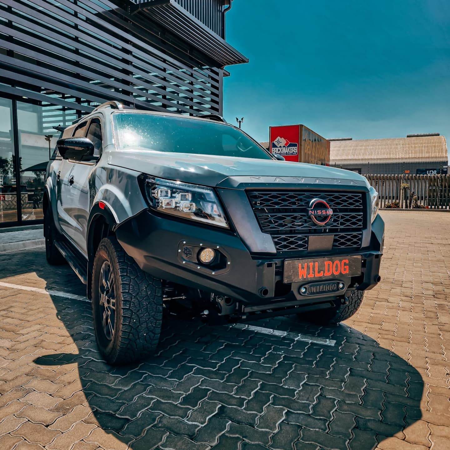 front-replacement-bumper-navara-2021--black
