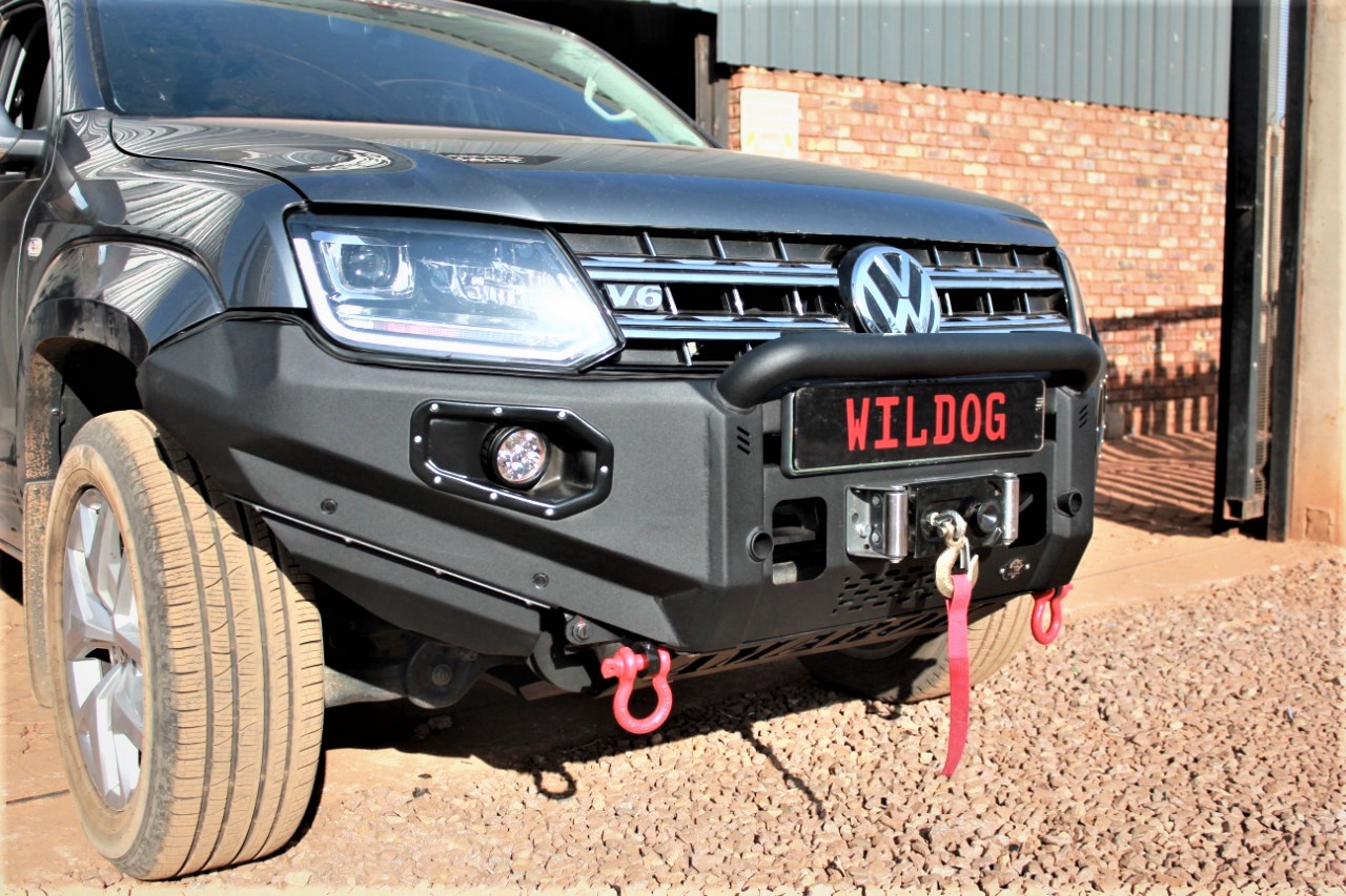 front-replacement-bumper-amarok-black-with-nudge