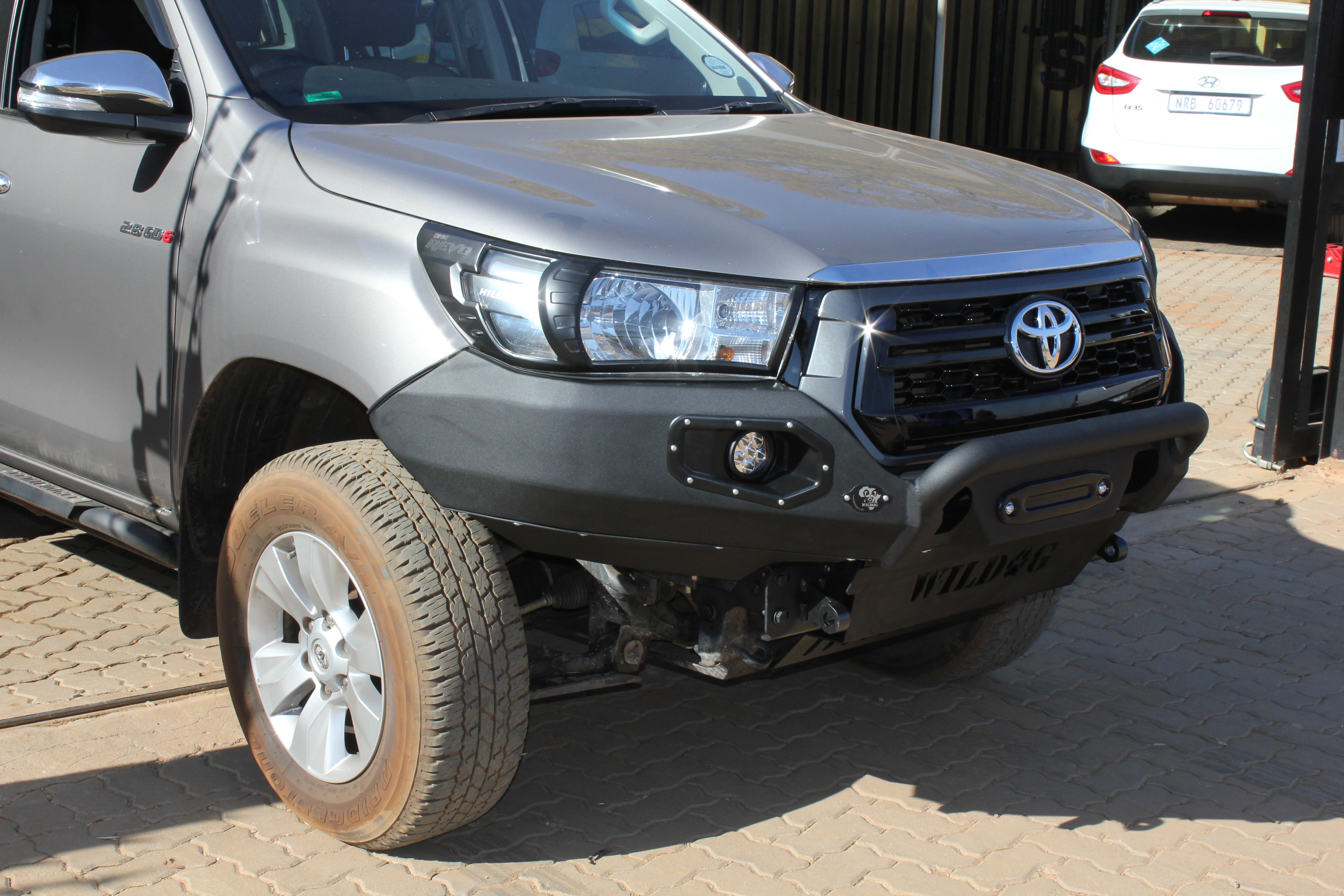 front-replacement-bumper-k9-hilux-roccodakar-black-with-nudge
