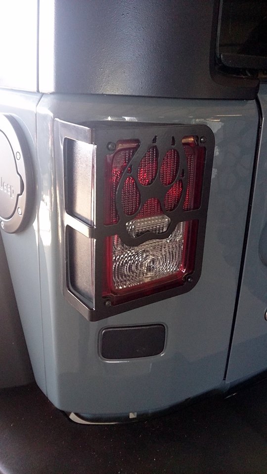 tail-light-covers-set-paw-print